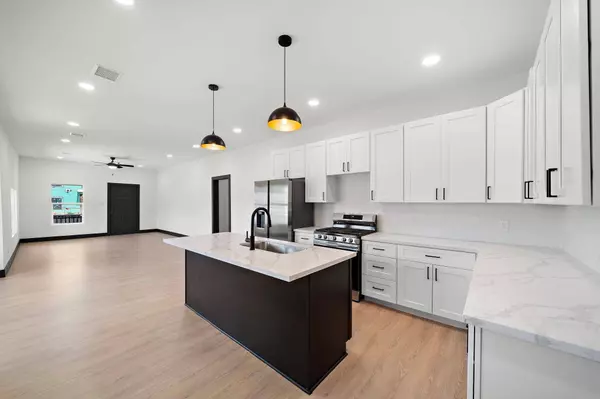 113 Delmar ST, Houston, TX 77011