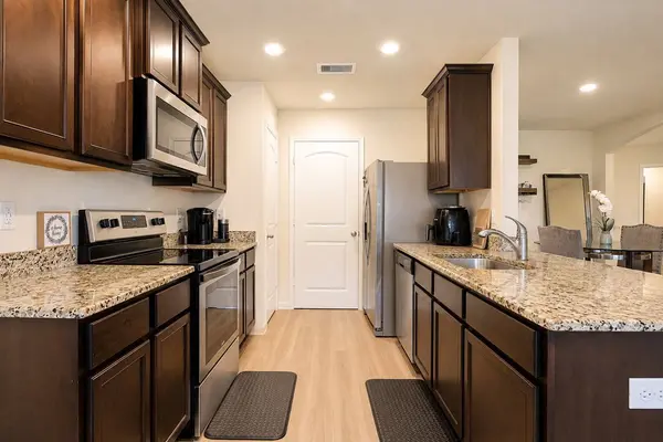 1219 Paradise Found DR, Iowa Colony, TX 77583