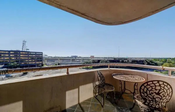 3525 Sage RD #703, Houston, TX 77056