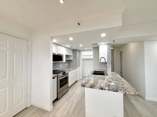 3525 Sage RD #703, Houston, TX 77056