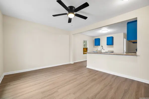 2619 E Houston, San Antonio, TX 78202