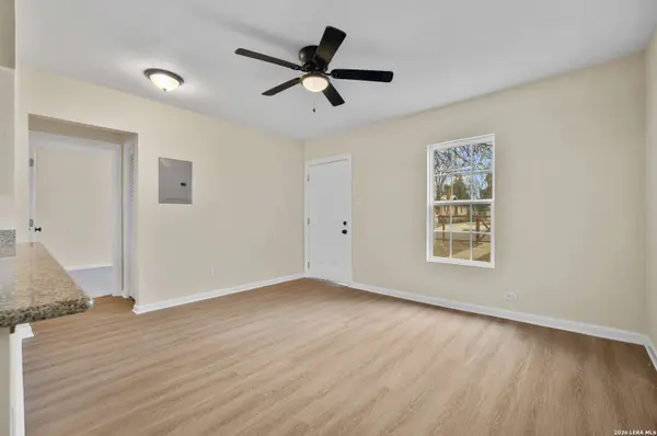 2619 E Houston, San Antonio, TX 78202