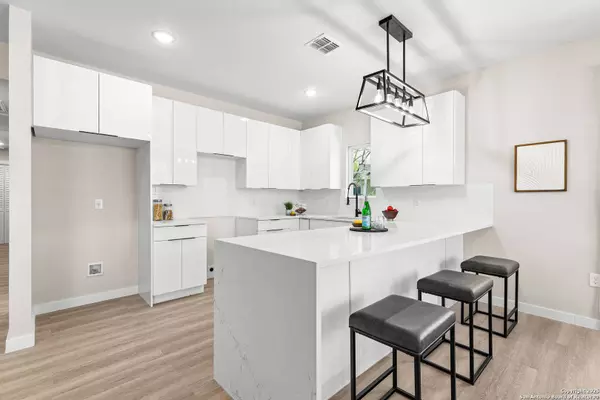 1122 gramercy, San Antonio, TX 78201