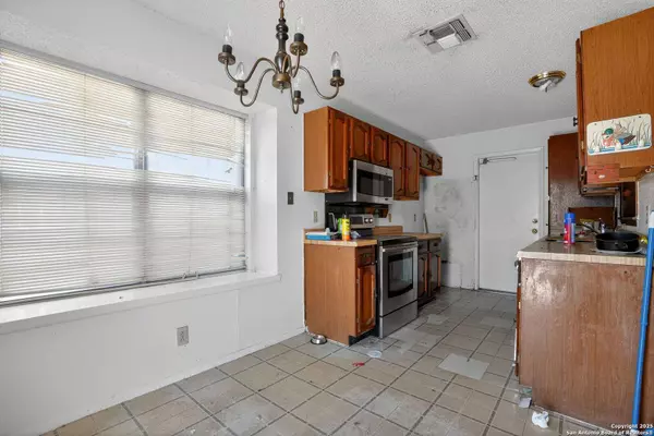 5306 Green Grove, San Antonio, TX 78223