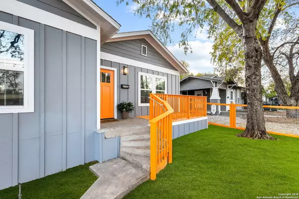 2706 cesar e chavez, San Antonio, TX 78207