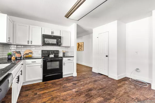 7635 Derby Run, Selma, TX 78154-3936