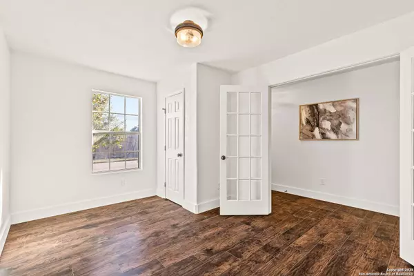 7635 Derby Run, Selma, TX 78154-3936