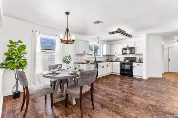 7635 Derby Run, Selma, TX 78154-3936