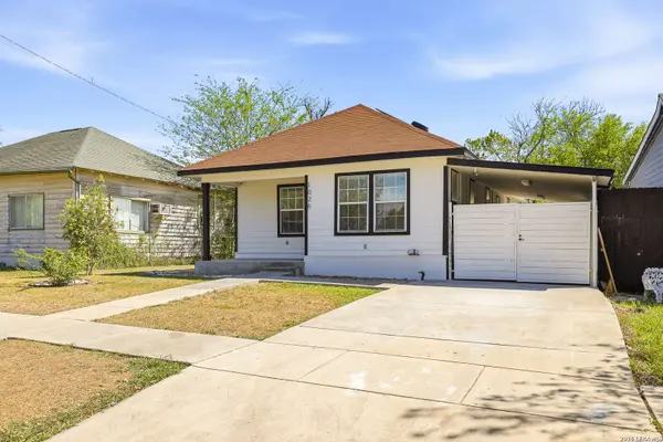 1026 W Lynwood, San Antonio, TX 78201