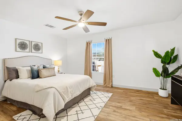 1026 W Lynwood, San Antonio, TX 78201