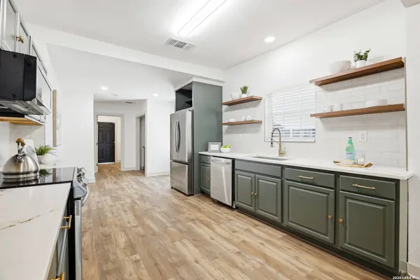 1026 W Lynwood, San Antonio, TX 78201