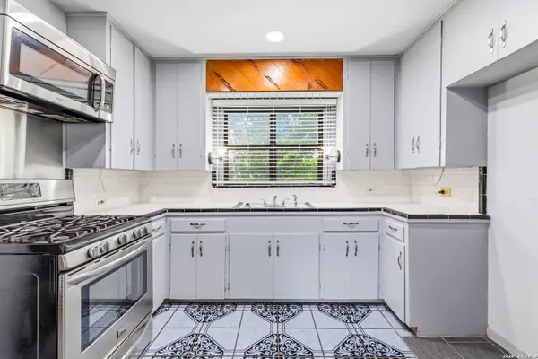 131 freiling, San Antonio, TX 78213