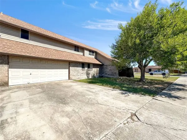845 Egyptian DR, Corpus Christi, TX 78412