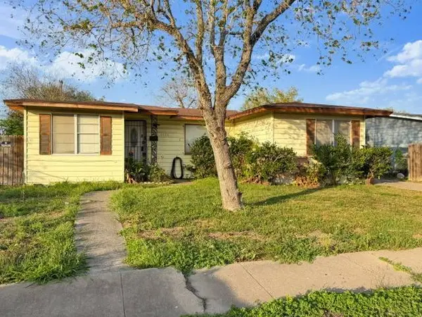 1130 Belmeade DR, Corpus Christi, TX 78412