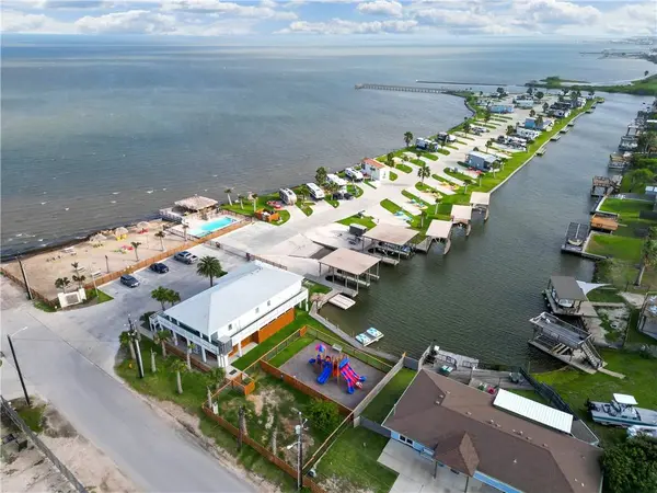 101 Caribbean DR, Corpus Christi, TX 78418
