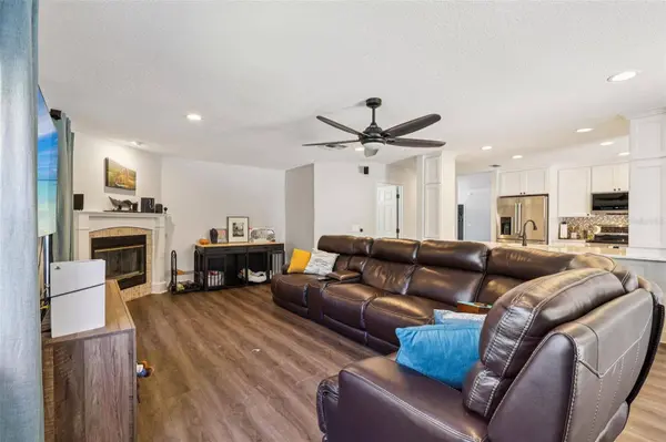 2205 BLOSSOMWOOD DR, Oviedo, FL 32765