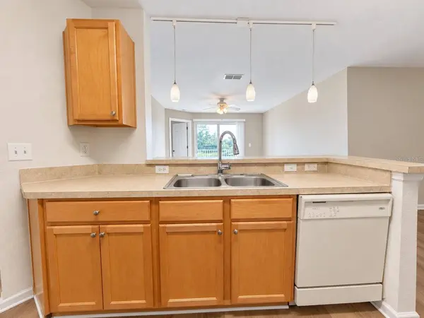 5848 LAKE POINTE VILLAGE CIR #411, Orlando, FL 32822