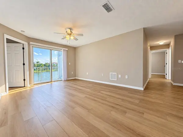 5848 LAKE POINTE VILLAGE CIR #411, Orlando, FL 32822
