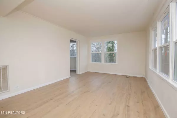 110 Paine LN, Oak Ridge, TN 37830