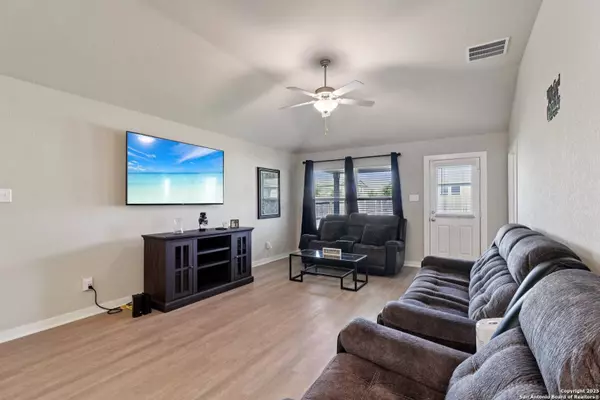 7207 Littlefoot Lane, San Antonio, TX 78253