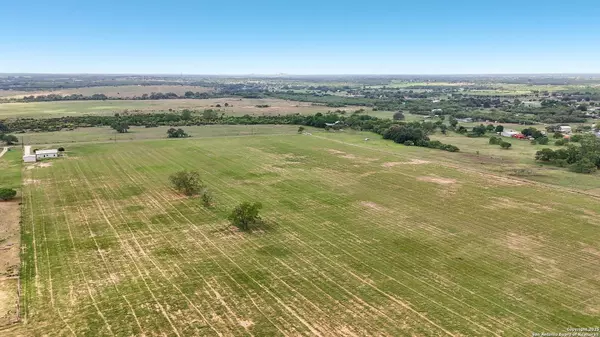 12885 LA VERNIA RD, St Hedwig, TX 78152