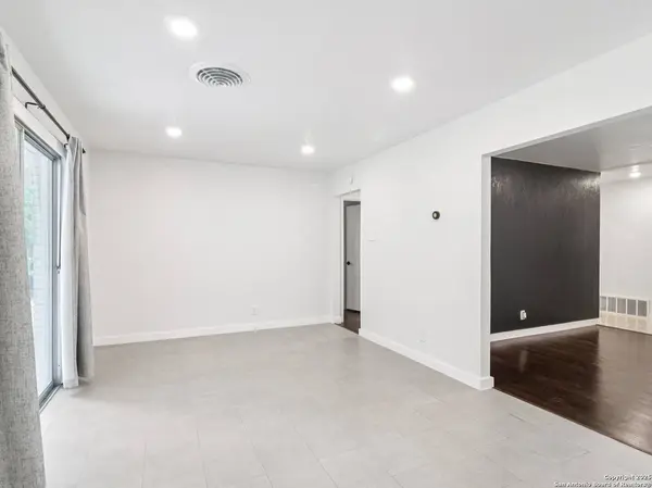 2727 Belvoir Dr, San Antonio, TX 78230