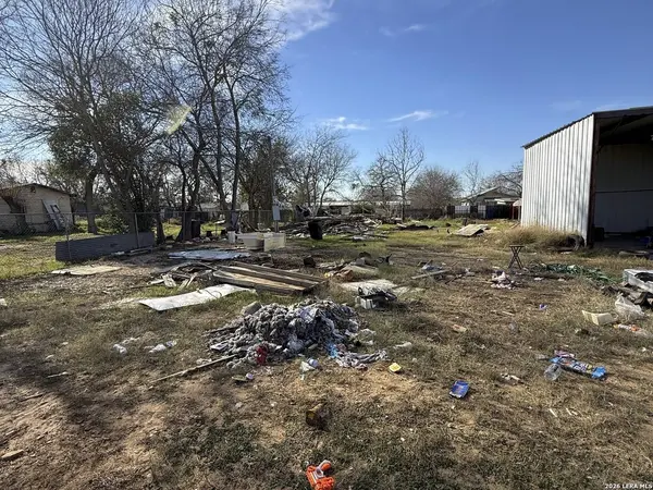 1513 Hough, Adkins, TX 78101