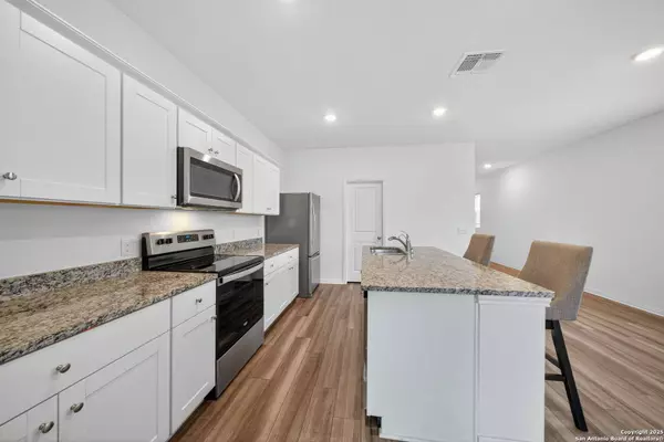 7710 Fern Hollow, San Antonio, TX 78252