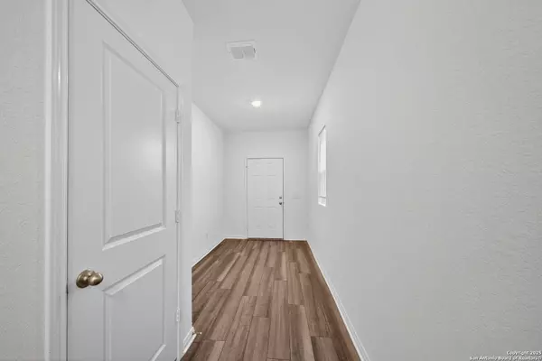 7710 Fern Hollow, San Antonio, TX 78252