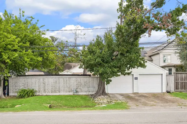 1249 Du Barry LN, Houston, TX 77018