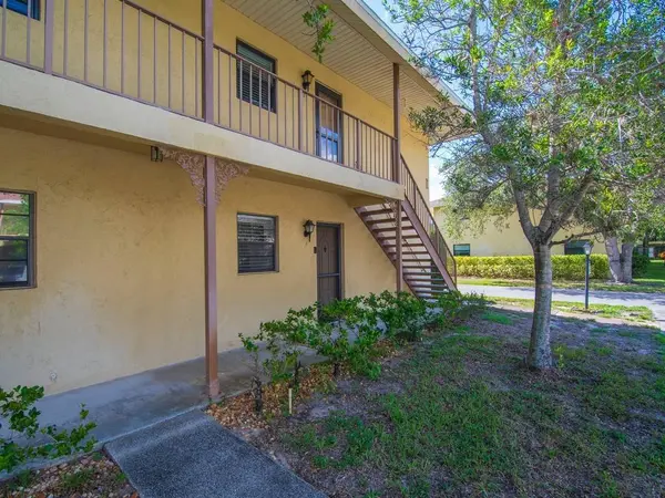 400 18th ST #4, Vero Beach, FL 32960