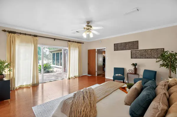 310 Woodland Oaks TRL, Buda, TX 78610