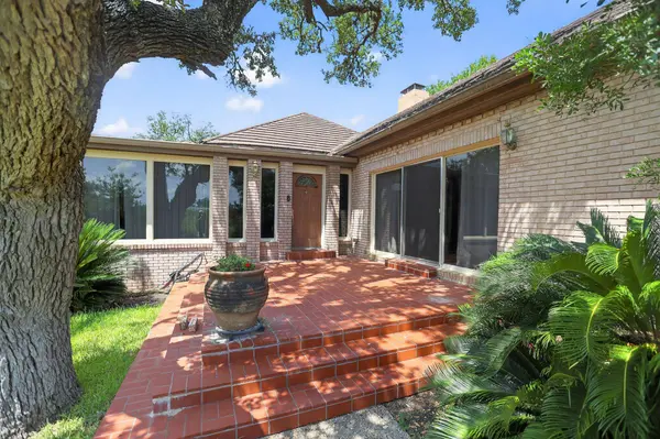 310 Woodland Oaks TRL, Buda, TX 78610