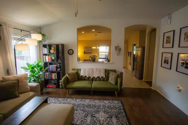 5209 English Glade DR, Austin, TX 78724
