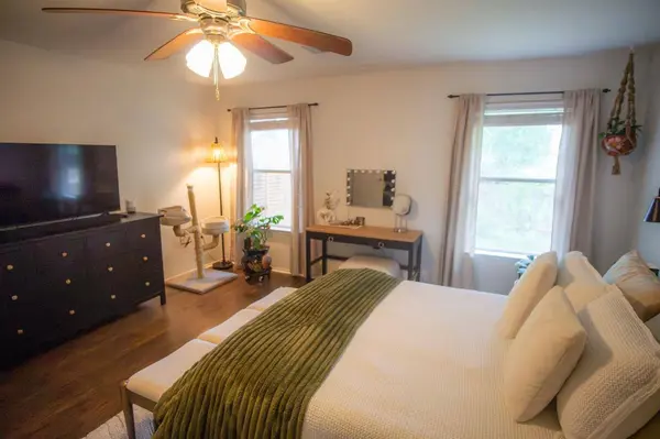 5209 English Glade DR, Austin, TX 78724