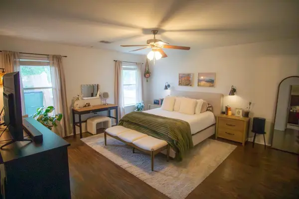 5209 English Glade DR, Austin, TX 78724