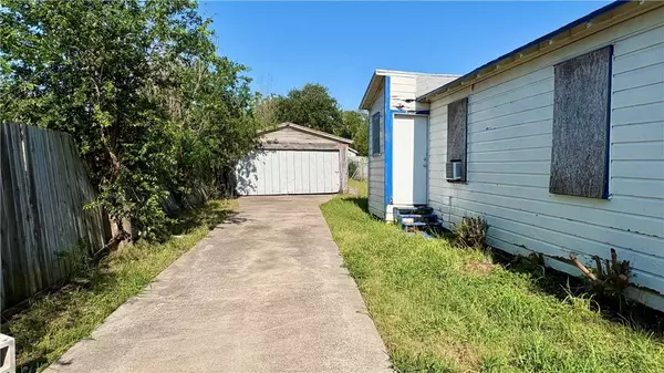 641 Cheyenne ST, Corpus Christi, TX 78405