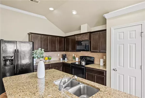 3013 Masterson DR, Corpus Christi, TX 78415