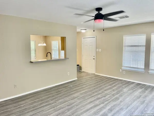 1109 Shadwell Dr, San Antonio, TX 78228
