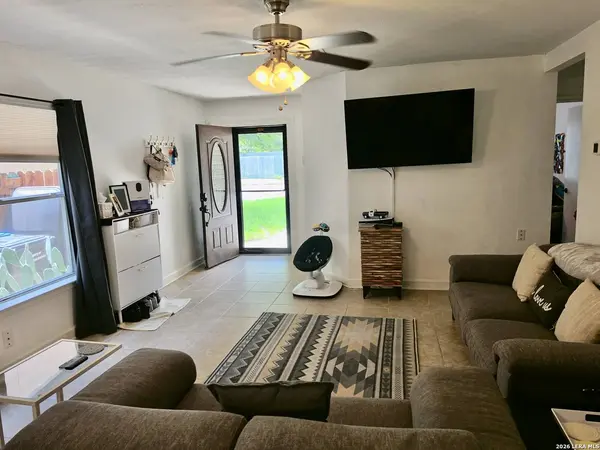 9911 Lauren Mist, San Antonio, TX 78251-3745