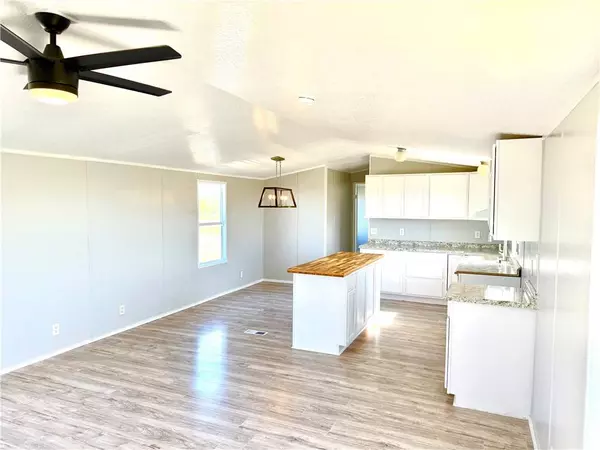 689 County Road 3031, Orange Grove, TX 78372