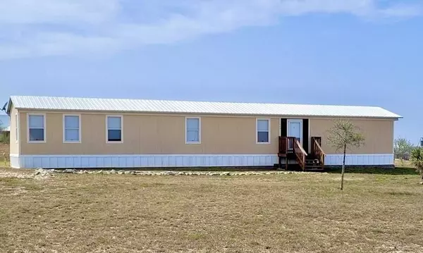 689 County Road 3031, Orange Grove, TX 78372