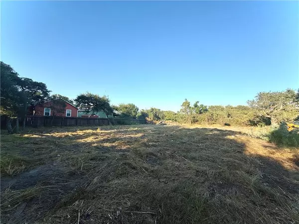 807 N Moline ST, Rockport, TX 78382