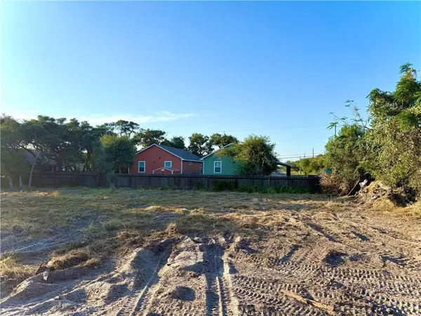 807 N Moline ST, Rockport, TX 78382