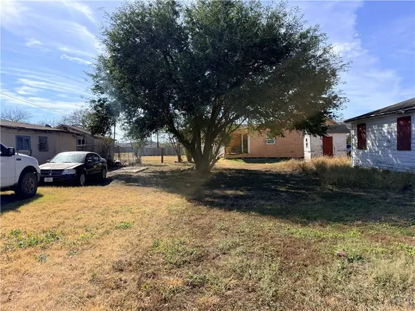 00 Iowa ST, Robstown, TX 78380