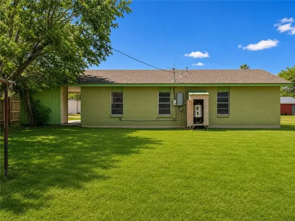 910 S Frans ST, Hebbronville, TX 78361