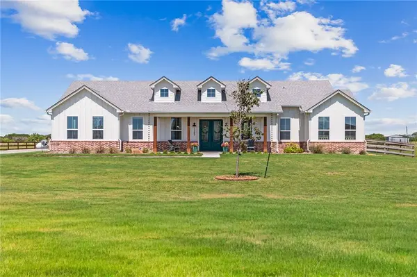 1363 Saltgrass DR, Taft, TX 78390