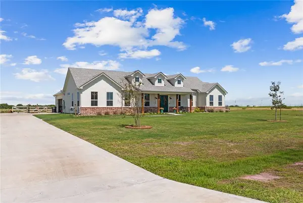 1363 Saltgrass DR, Taft, TX 78390