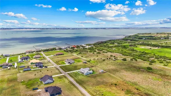 1363 Saltgrass DR, Taft, TX 78390