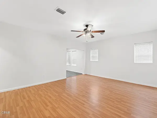 1016 10th Ave, Graceville, FL 32440-1908